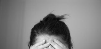 Ai des dureri de cap, vezi care sunt cauzele și ce tratamente sunt