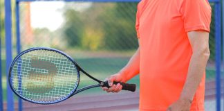 Cotul jucatorului de tenis