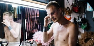 Demachierea ochilor – un pas esential inainte de somn Demachierea ochilor - un pas esential inainte de somn