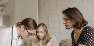 Ce sunt convulsiile febrile la copii, cum se pot trata sau preveni