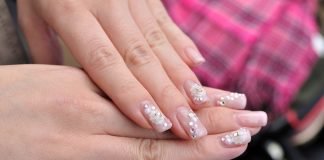 Manichiura frantuzeasca – naturaletea este mereu la moda Manichiura frantuzeasca -