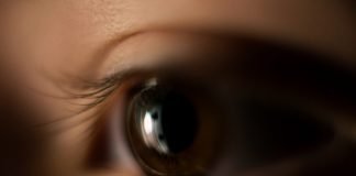 Protejarea ochilor vara cu lentile de contact cu filtru UV Protejarea ochilor vara cu lentile de contact cu filtru UV