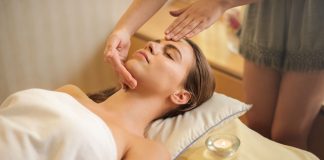 Masajul facial japonez previne imbatranirea, este un adevarat lifting natural Masajul facial japonez previne imbatranirea, este un adevarat lifting natural