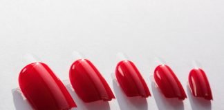 Avantajele si dezavantajele extensiilor de unghii cu acril Avantajele si dezavantajele extensiilor de unghii cu acril