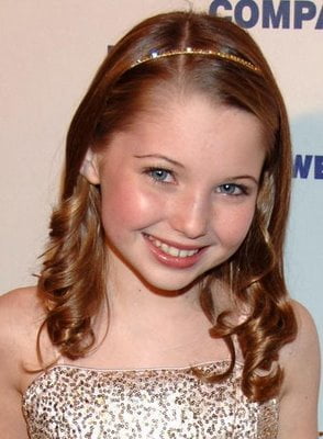 Coafura eleganta pentru fetita, Foto: standardhairstyles.com