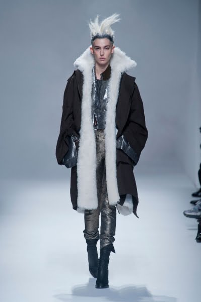 Creatie Haider Ackermann pentru toamna 2013-2014, Foto: thefashionspot.com
