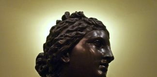 Vezi galeria foto cu cele mai frumoase coafuri in stil grecesc