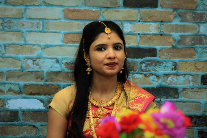 Vezi galeria foto cu cele mai frumoase coafuri in stil indian