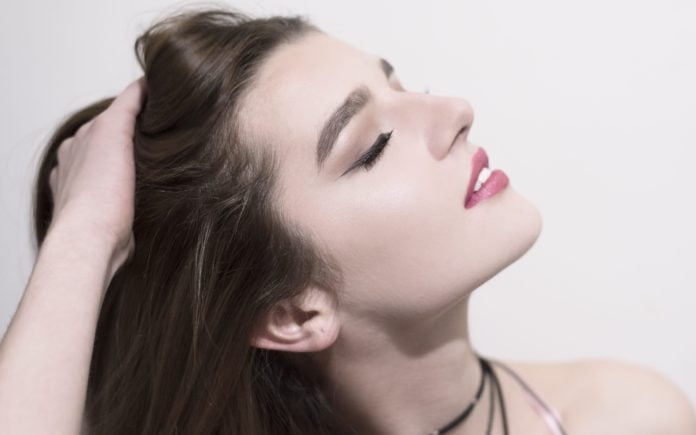 20 de coafuri elegante pentru banchet din care te poti inspira si tu