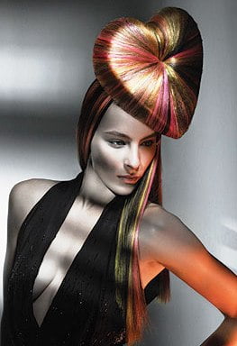 Coafura in forma de inimioara cu suvite multicolore, Foto: bubblebeautybykh.blogspot.com