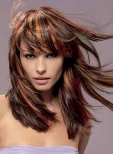 Coafura cu suvite in diferite culori, Foto: qcclick.com