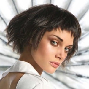 Coafura moderna cu breton, Foto: plurielles.fr