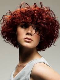 Coafura pentru femei cu par scurt si cret, Foto: topcurlyhairstyles.blogspot.com 
