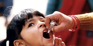 Descopera simptomele si formele poliomelitei – boala infectioasa foarte contagioasa numita paralizie infantila!