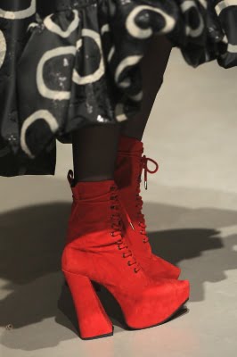Ghete marca Vivienne Westwood, Foto: google.com