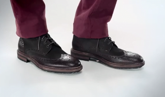 Pantofi cu model cu perforatii la moda in toamana anului 2013