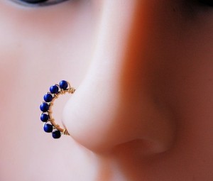 Piercing in forma de inel pentru nas, Foto: piercedkillerbee.blogspot.com 