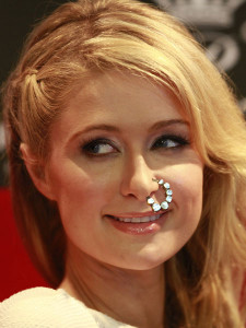 Piercing la Paris Hilton, Foto: idiva.com