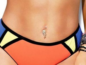 Piercing pentru buric la Beyonce, Foto: sodahead.com 
