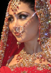 Piercing pentru nas la nunta in India, Foto: bodypiercingpictures.net 