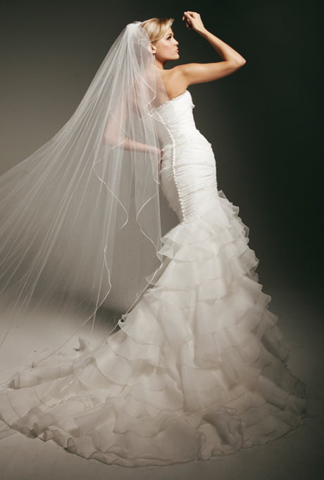 Rochie de mireasa realizata de Tony Bowls, Foto: brides.com