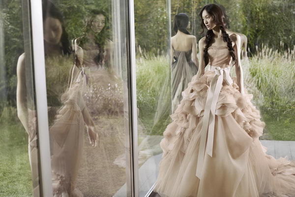 Rochie de mireasa realizata de Vera Wang, Foto: myplanningforwedding.blogspot.com