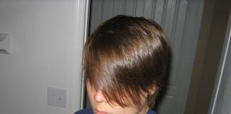 Vezi galeria foto cu cele mai interesante coafuri emo la moda in 2013