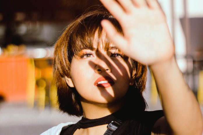 Vezi galeria foto cu cele mai interesante tunsori asimetrice la moda pentru femei in anul 2013