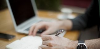 Cum si de ce sa inveti sa scrii cu mana stanga? Cum si de ce sa inveti sa scrii cu mana stanga