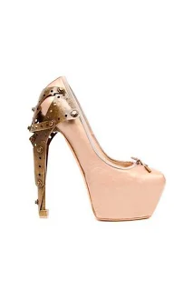 Pantofi roz Alexander McQueen, Foto: fashioonfever.blogspot.ro