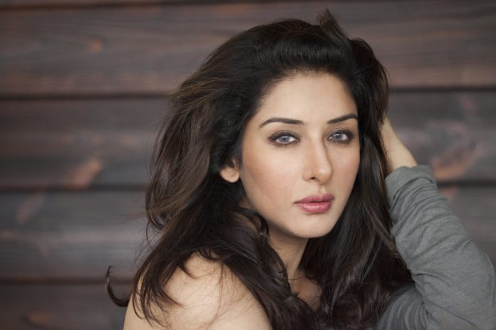 Coafuri trendy pentru femei la moda in 2013-2014