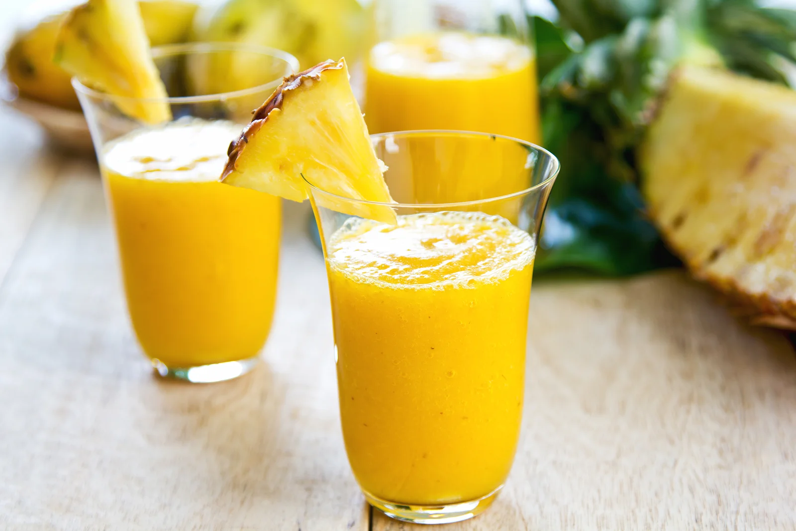 2-suc-de-ananas-si-mango-natural