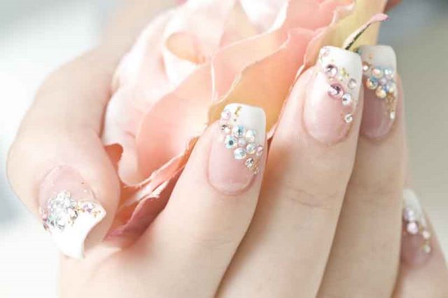 Manichiura frantuzeasca, Foto: nailart-quality.blogspot.ro