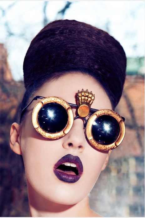 Ochelari moderni in anul 2014, Foto: mercura.blogspot.ro