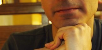 Trosnirea degetelor, deprindere enervanta cu repercursiuni in timp Trosnirea degetelor, deprindere enervanta cu repercursiuni in timp