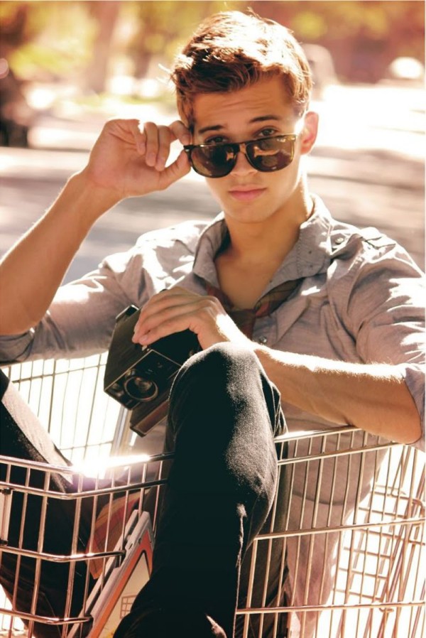 Ochelari de soare la Ben Bowers, Foto: definitionofaman.blogspot.ro