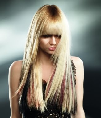 Coafura pentru par lung, drept, cu breton, Foto: allbesthairstyles.com