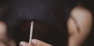 Fumatul creste riscul de a dezvolta cancer sau orice alta boala de inima Fumatul creste riscul de a dezvolta cancer sau orice alta boala de inima