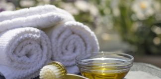 Beneficiile uleiului de iasomie asupra parului