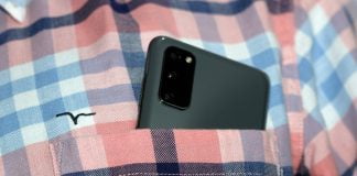 Daca purtati telefonul in buzunar, tineti-l cu tastatura catre corp astfel incat antena sa fie catre exterior Daca purtati telefonul in buzunar, tineti-l cu tastatura catre corp astfel incat antena sa fie catre exterior