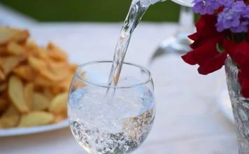 Apa oligominerala, cea mai buna apa plata slab mineralizata Apa oligominerala, cea mai buna apa plata slab mineralizata