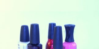 Ce lacuri de unghii se poartă în această vară