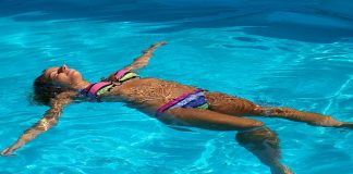 Exerciții pentru pierderea în greutate pe care le poți face la piscină