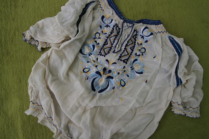 Ia românească apreciată în prezentările de modă din anul 2014