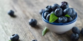 Mască facială din afine pentru un ten frumos și luminos Mască facială din afine pentru un ten frumos și luminos