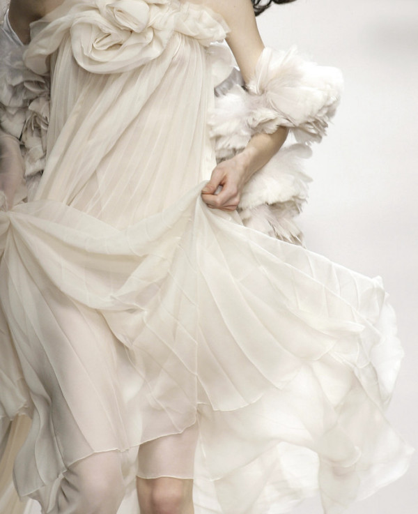 Rochie albă pentru ocazii speciale, Foto: idreamofaworldofcouture.tumblr.com