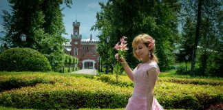 Rochii roz și fuchsia la modă în 2014