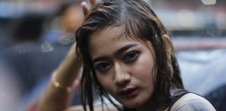 Tendințele din acest an la coafuri – părul ușor umed Tendințele din acest an la coafuri - părul ușor umed