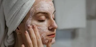 Cum scăpăm de părul facial în exces și care sunt cauzele apariției lui la femei