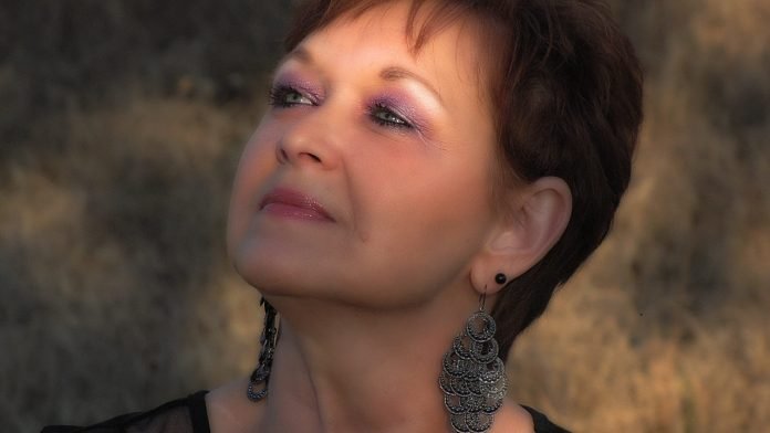 Tendințele la bijuterii în acest an - Cercei candelabru